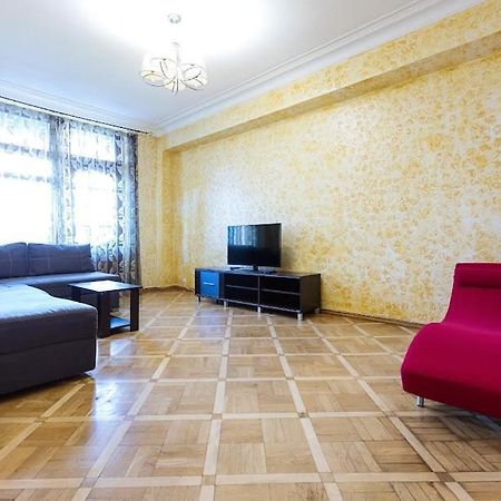 911 Apartments Antonovichа Киев Экстерьер фото