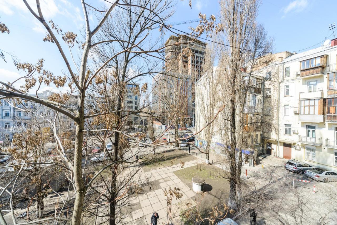 911 Apartments Antonovichа Киев Экстерьер фото