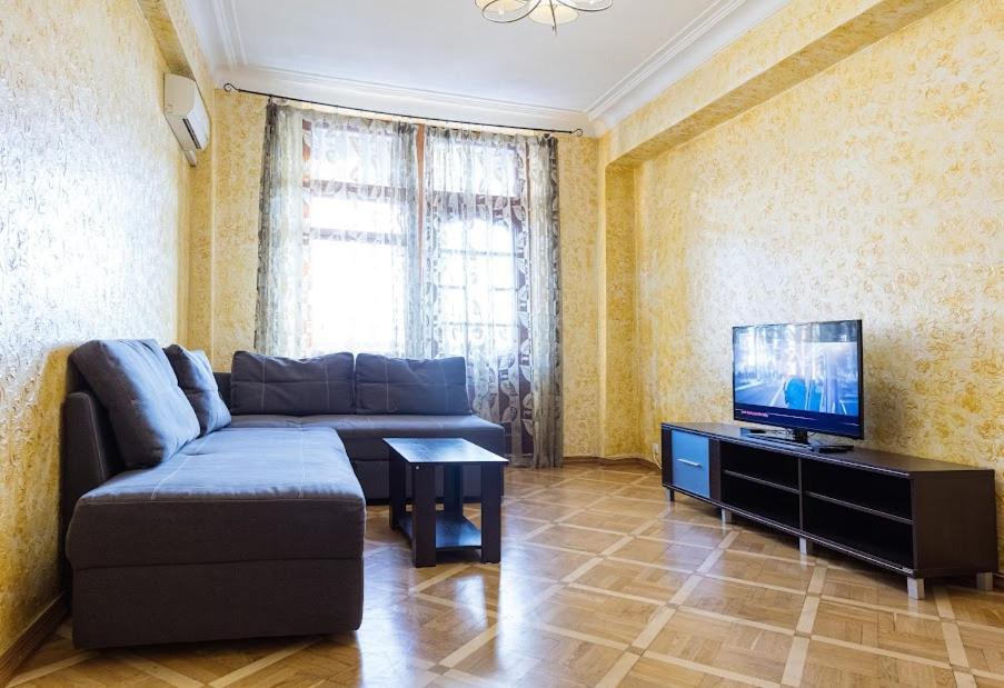 911 Apartments Antonovichа Киев Экстерьер фото