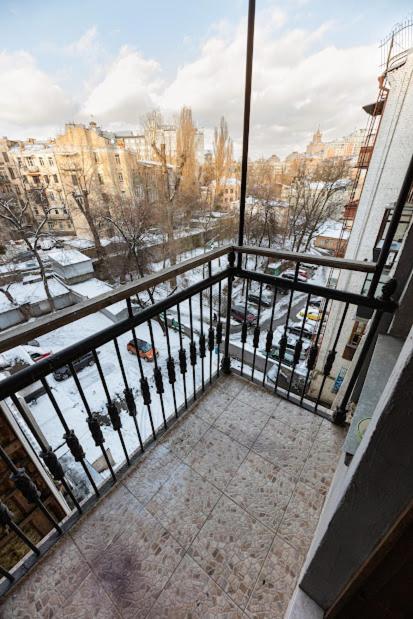 911 Apartments Antonovichа Киев Экстерьер фото