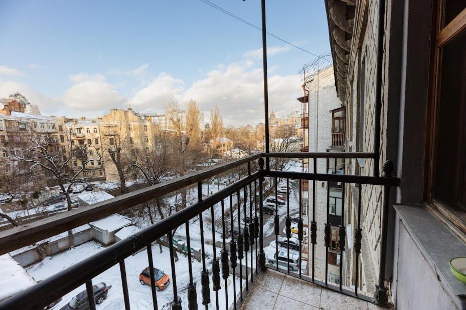 911 Apartments Antonovichа Киев Экстерьер фото